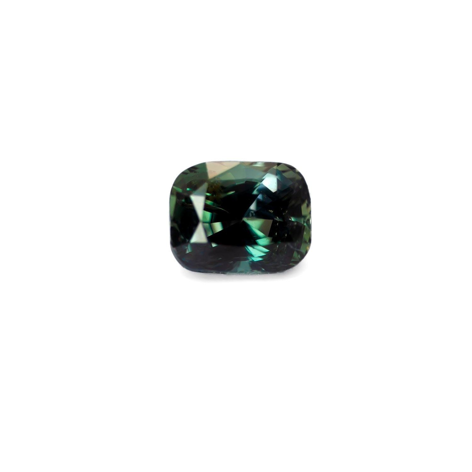 1.08ct natural alexandrite under withe light