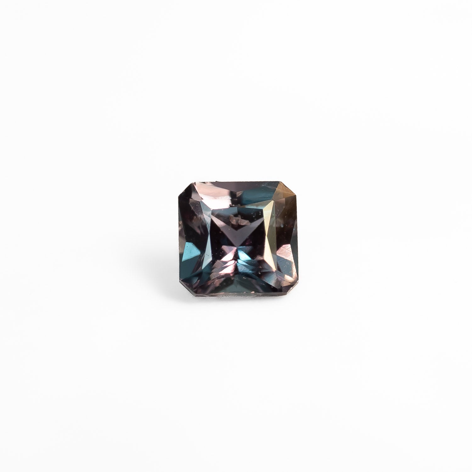 0.37ct Natural Alexandrite – Octagon Scissor Cut viewed under mixed light